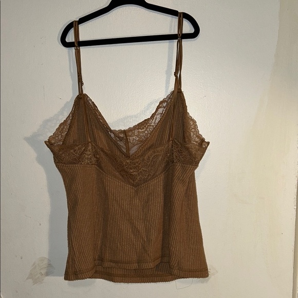 Abercrombie & Fitch Lace Trim Cami Top - Picture 2 of 3